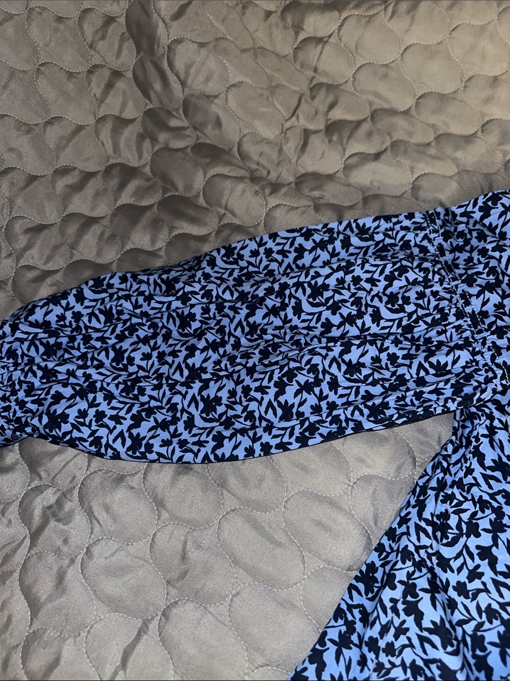 Blue Floral Tie-Neck Blouse - Picture 5 of 6